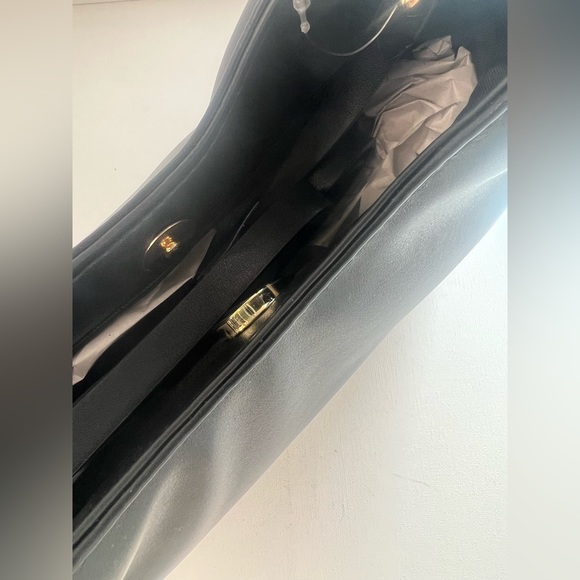 NWT Faux Leather Baguette - Picture 4 of 9